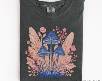 Vintage botanisk svamp grafisk t-shirt, Cottagecore skogssvampar skjorta, nyckfull naturstil topp, Comfort Colors® grafisk t-shirt present