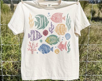 Y2K Tropical Fish Graphic Tee Gift, Reef Aquarium Wildlife Shirt, Retro Coastal Aesthetic Top, Comfort Colors® Ocean Gift Tee