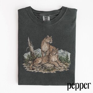 Klassisches T-Shirt mit Berglöwen-Motiv, Wildtier-Shirt mit Puma-Motiv, Vintage-Western-Abenteuer-Top, Comfort Colors® Tiergeschenk-T-Shirt Bild 3