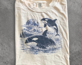 Old School Orca Graphic Tee Gift, Moonlit Ocean Animal Shirt, Retro Coastal Nature Style Top, Comfort Colors® Marine Gift Tee