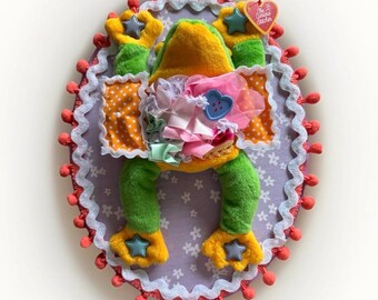 Handmade Frog Plush Wall Decor – Quirky Oddity Wooden Plaque Art