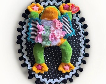 Handmade Frog Plush Wall Decor – Quirky Oddity Animal Art Plaque