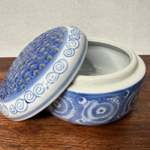 Vintage Chinoiserie Porzellan Potpourri, Räucherstäbchen oder Trinket Box mit Deckel