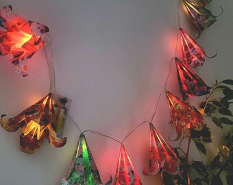 Bujne, tropikalne lampki ogrodowe | Duże kwiaty origami | Dekoracja z ręcznie robionego papieru w limitowanej edycji | Wyjątkowy prezent