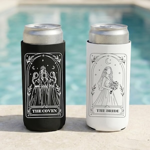 Enfriador de latas de despedida de soltera con temática de tarot, portavasos de novia bruja, funda para bebidas personalizada de The Coven, recuerdo de fiesta de despedida de soltera celestial, regalo para damas de honor