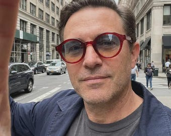 Trendy Round Sunglasses Unisex — Red Frame with Blue Orange Gradient Lenses