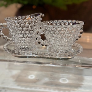 Vintage Duncan & Miller Gräddkanna i klarglas, socker med bricka, 3-delat set