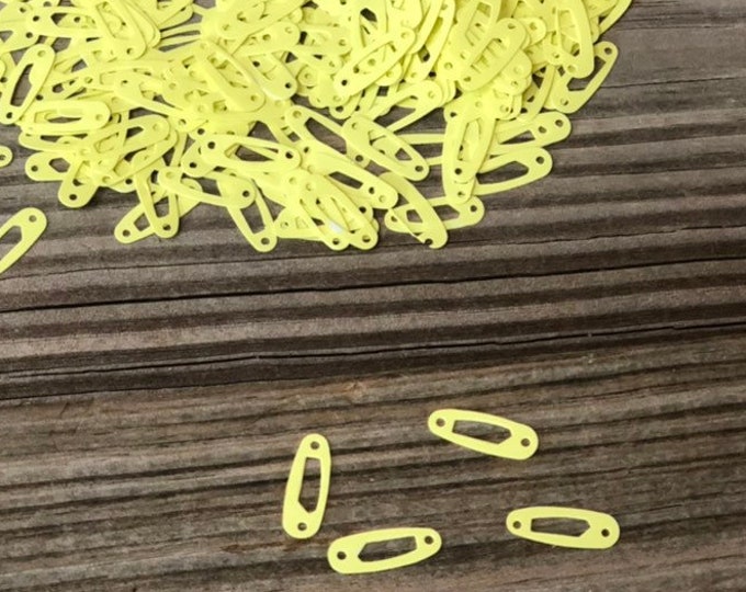 800 Pieces of Baby Pin Confetti - YELLOW - Baby Shower - Decorations - Table Scatter - Boy/Girl/Gender Neutral - 1/2" in Length