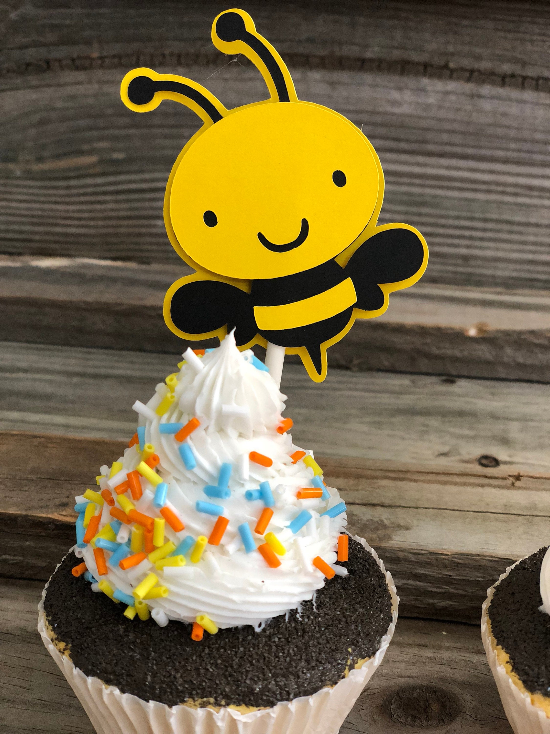 Set of 12 - Yellow and Black BUMBLE BEE Cupcake Toppers - Baby  Shower/Birthday Party - Decorations/Favors/Centerpiece - Boy/Girl