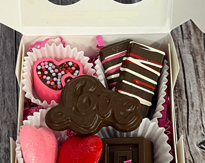 Box of Chocolates - Mini Box - Fake Candy - Valentine's Day - 7 pieces - Tier Tray - Accent Piece - Gift - Non Edible - Fake Bakes - Treats