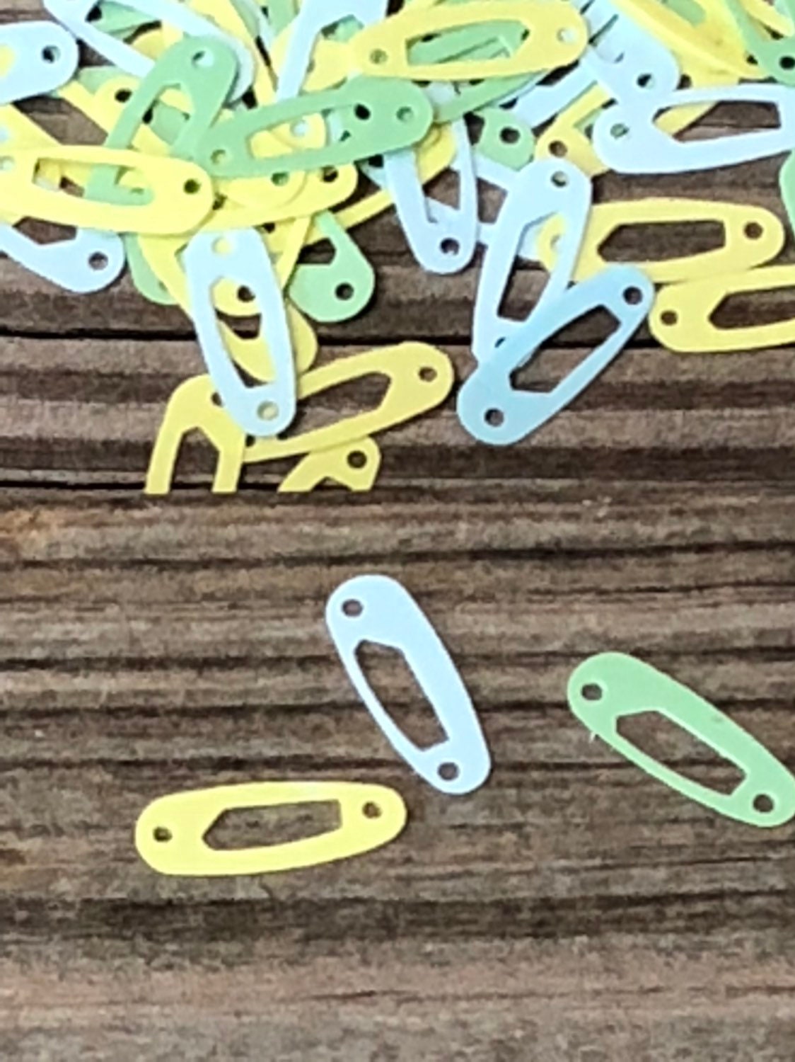 800 Pieces Of Baby Pin Confetti Pastel Shades Blue Yellow Green