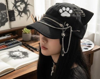 Veiligheidsspeld kattenoorkapje | Baseballpet met Goth Chain | E-girl kawaii punkaccessoire
