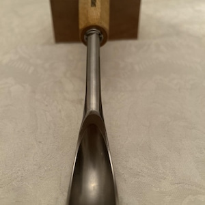 Gubia para tallar cucharas Pfeil Swiss Made n.° 9a / 20 mm. Nueva, de stock antiguo y afilada.