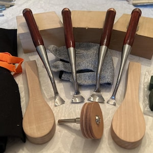 Spoon Carving Kit Set 4 Dog Leg 45 Bent Spoon Gouges W Power Strop, Paste, Case