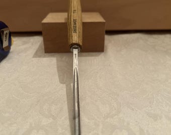 Gubia recta Pfeil Swiss Made n.° 7 / 6 mm para tallar madera, afilada y en excelente estado.