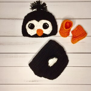 Crochet Penguin Diaper Cover and Hat, Photo Prop, Baby Shower Gift, Welcome Home Gift, Halloween outfit