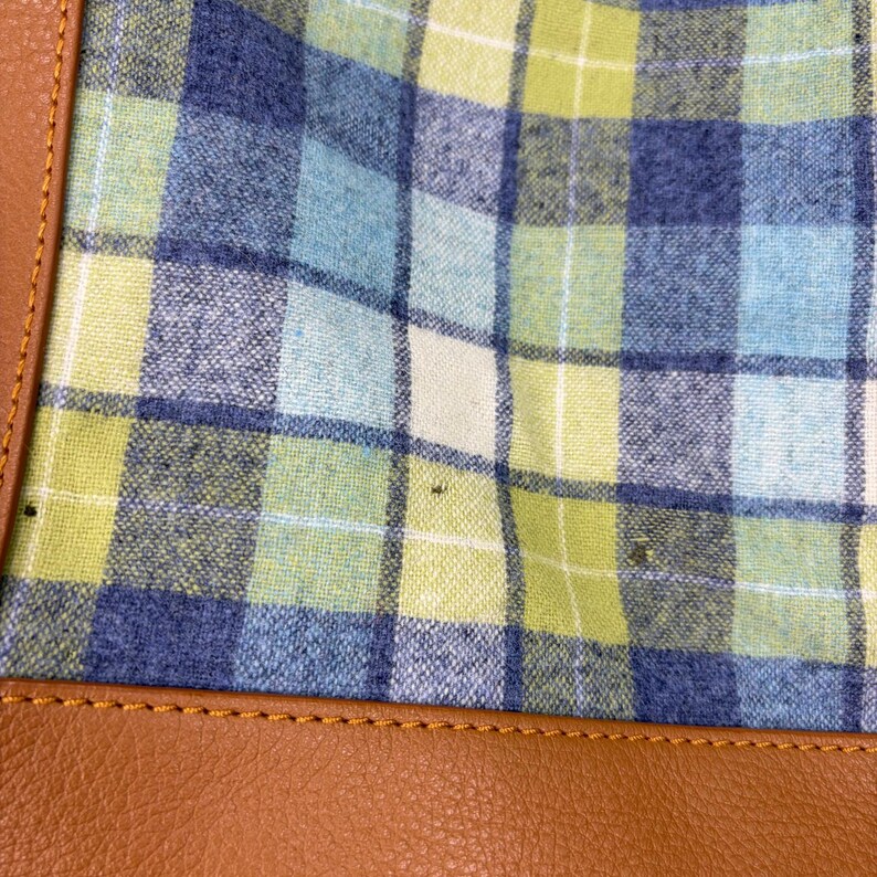 Pendleton blue green plaid wool tote bag, brown leather trim. zip close. FLAW image 9