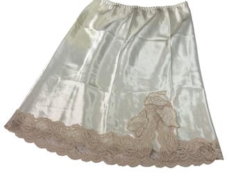 VTG Victoria's Secret half slip skirt, cream lace floral applique, Sz S coquette