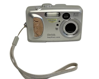 Kodak Easy Share 2 mega pixel digital camera. CX6230. no cords, untested