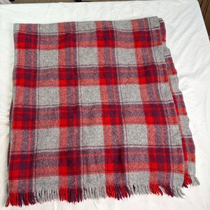 VTG gray red plaid tartan wool lap blanket. 41.5 x 46. Pendleton like. No tags image 7