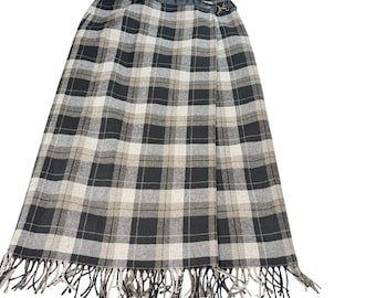 Saia longa xadrez vintage A. Gianetti em lã. Tamanho 8. Detalhe em couro com acabamento em latão. Estilo Cabincore.