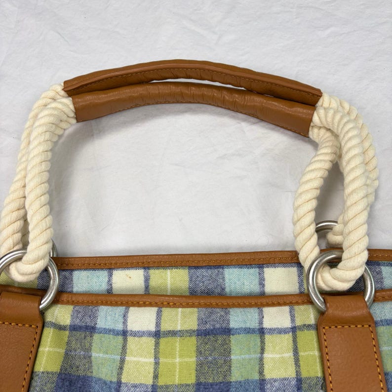 Pendleton blue green plaid wool tote bag, brown leather trim. zip close. FLAW image 3