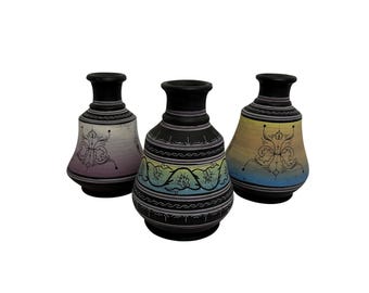 VTG Lot of 3 Safi Moroccan handmade handpainted bud vases. Saissi Safi marking.