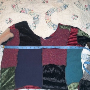 90&#39;s  VELVET & Wool CROP PATCHWORK Sweater Boho Cottage
