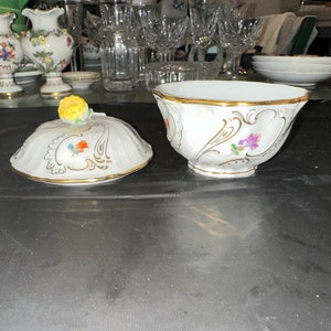 Nineteenth Century Estate Antique Floral Design MEISSEN CACHE POT Sugar Bowl w/ Lid
