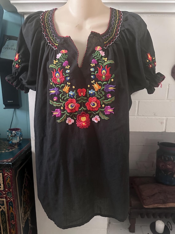BLACK Cotton HUNGARIAN Embroidered PEASANT Blouse… - image 1