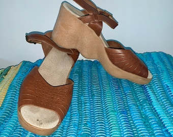 70s/80s FAMOLARE "hi There" WAVY SOLE Leather Wedge Sandal