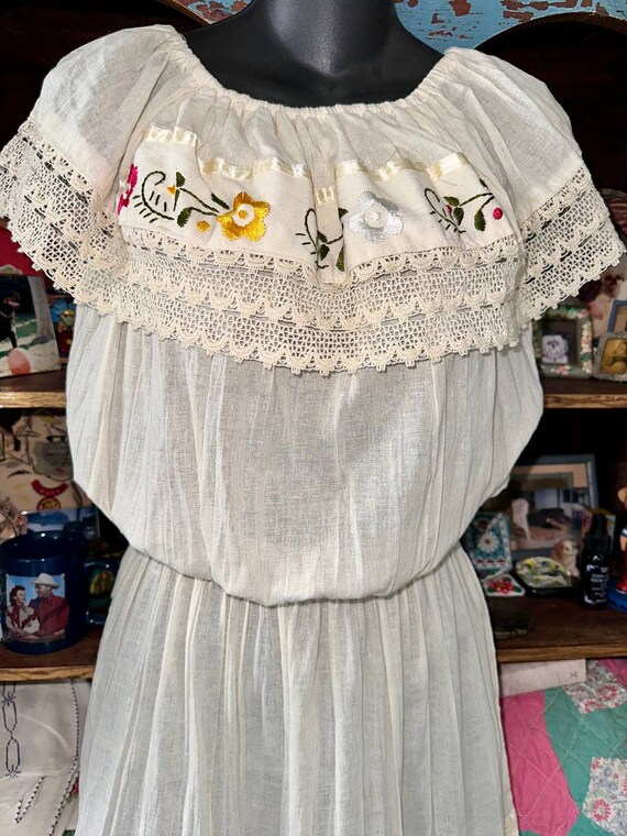 EMBROIDERED Ruffled GAUZE PEASANT Dress w/ Lace &… - image 3