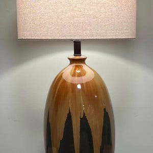 Lampa ceramiczna Vintage MCM | Oświetlenie z ceramiki w kolorze oliwkowo-zielonym z nakrapianym szkliwem
