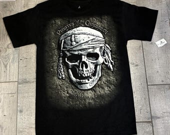 Disney Pirates of the Caribbean T Shirt Small S NWT Deadstock Skull Back Print