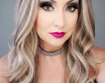 Stevie - 18" Sun-Kissed Blonde & Brown Mix – Natural 13"x4" Lace Front Synthetic Wig