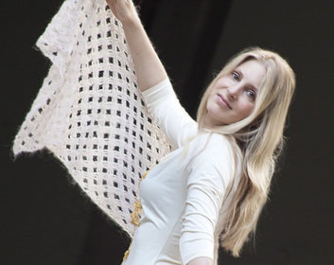 MONA – Crochet lace shawl Pattern (PDF)