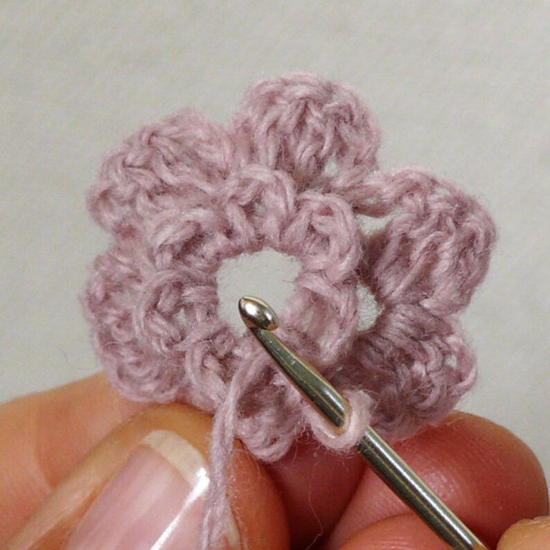 JOY Crochet Flower Necklace PDF Pattern image 4