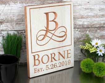 Cadeau de pendaison de crémaillère ; Plaque monogrammée personnalisée ; Plaque élégante avec nom de famille ; Décoration d'entrée classique ; Décoration murale avec initiales ; HS-K