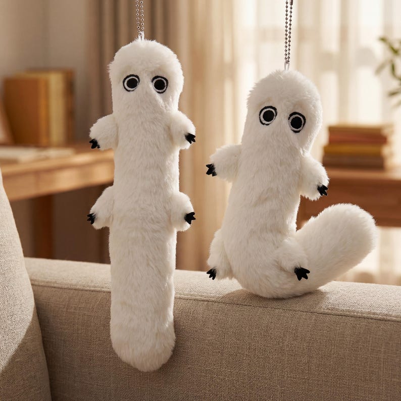 Posable Brushbug Plush Keychain – Witch Hat Atelier Inspired Fan Gift, 18cm