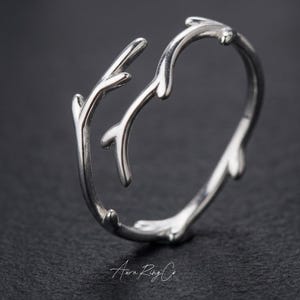 Adjustable Silver Twig Ring, Dainty Antler Branch Ring, Nature Inspired Ring,  Minimalist Gift for Women