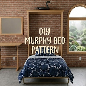 Puede incluir: Una cama abatible de madera con un edredón y un juego de almohadas con estampado azul marino y blanco. Las palabras "DIY Murphy Bed Pattern" se muestran en la cabecera de la cama. Una figura de cisne negro se encuentra encima del marco de la cama.