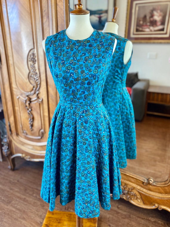 1950s Sleeveless Blue Vintage Fit & Flare Dress with Gold and Indigo Geometric Floral Print Quilted Skirt XXS/XS 0-2