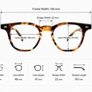 Puede incluir: Gafas de carey con medidas: ancho de montura 146 mm, ancho de lente 48 mm, altura de lente 41 mm, ancho de puente 22 mm, longitud de patilla 147 mm y peso 29 g. Dise&ntilde;o cl&aacute;sico.