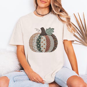 Patchwork Pumpkin Shirt, Boho Fall Fabric Pumpkin Tee, Rustic Autumn T-Shirt, Farmhouse Thanksgiving Gift