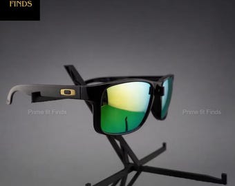 Occhiali da sole Oakley Holbrook polarizzati, oro iridio/nero opaco con logo oro.