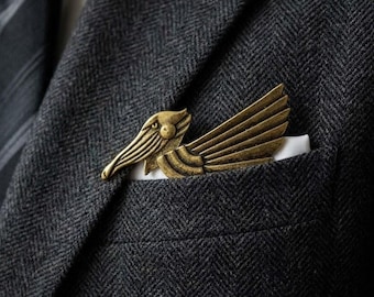 Art Deco Pelican Brooch: Stylized Winged Bird Pocket Accessory (Antique Gold/Polished Silver)