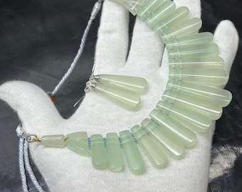 Natuurlijke prehniet ketting oorbellen set, handgesneden plakjes stokbrood, mintgroene edelsteensieraden