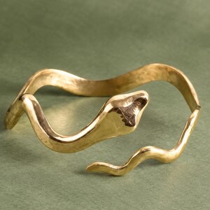 Goldener Schlangen-Armreif, verstellbares Boho-Schlangenarmband, Schmuck im Vintage-Punk-Stil, Geschenk für Freunde