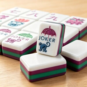 Mahjong americano personalizzato / Acrilico viola a 4 strati, 160 tessere dipinte a mano, lavorazione artigianale con sfregamento. Ideale per la casa e come regalo per le festività. Size31.5×23×16mm