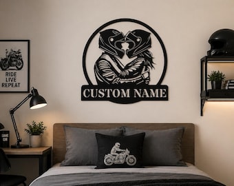 SVG de pareja en moto | Arte mural de pareja motera | Letrero de moto con nombre personalizado | Decoración de pareja cortada con láser SVG